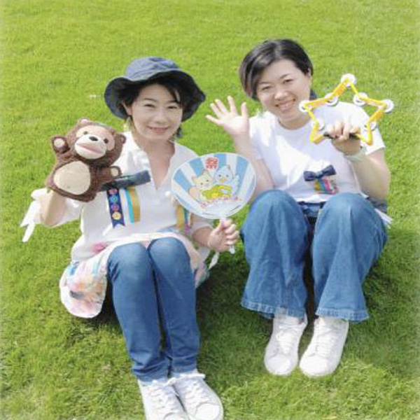 おはなしパフォーマー「ぽんた」とリトミシャン「みっきー」